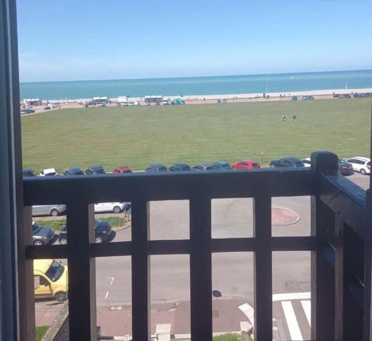 Bel Appartement Vue Mer Centre-Ville, Face Plage Dieppe Exterior foto